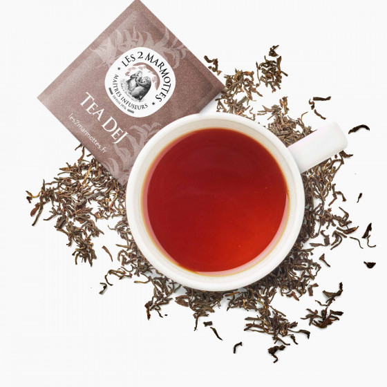 Tasse de thé noir avec sachet Tea Dej les 2 marmottes