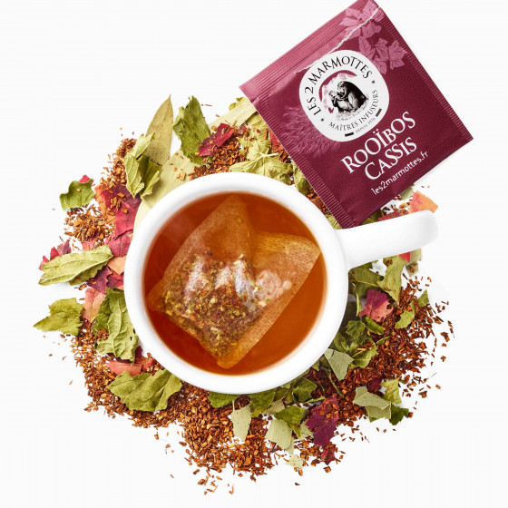 Tasse de rooibos les 2 marmottes, substitut au thé sans caféine sans théine